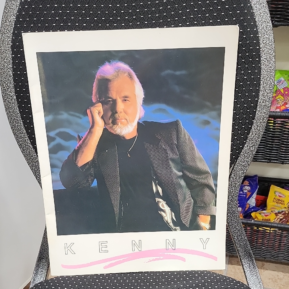 KENNY ROGERS LARGE PICTURE BOOK/CONCERT TOUR PROGRAM